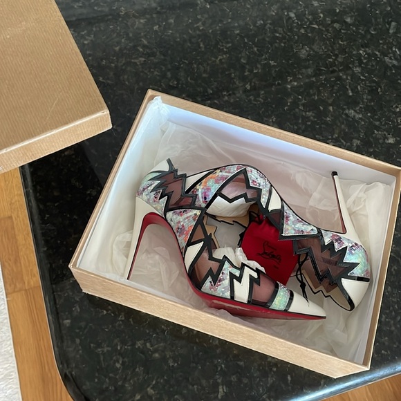 Louboutin 36.5 limited edition - Picture 9 of 10